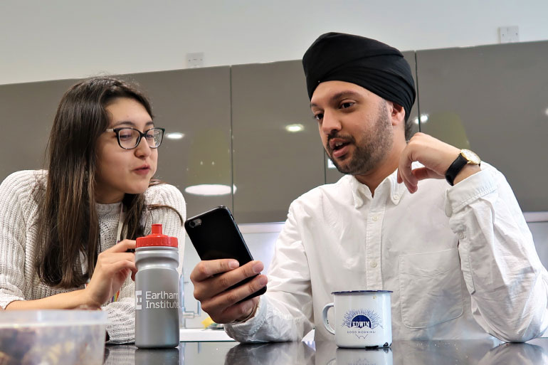 Elena Rodriguez with Harbans Marway enjoying a morning coffee break in the Earlham Institute kitchen