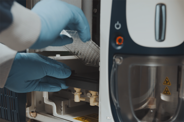 The study presents an approach for single bacterial genomic analysis using FACS isolation of individual bacteria followed by whole-genome amplification and sequencing.