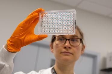 Dr Edyta Wojtowicz in the single-cell labs at the Earlham Institute