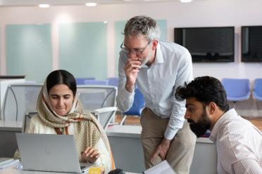 Dr Chris Quince working with members of the Gatropak project team from Pakistan