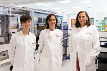 The Earlham Biofoundry team from left to right, Senior Research Technician, Eleonora Tassinari, Biofoundry Manager, Carolina Grandellis, and Automation Senior Research Assistant, Lesley Ives