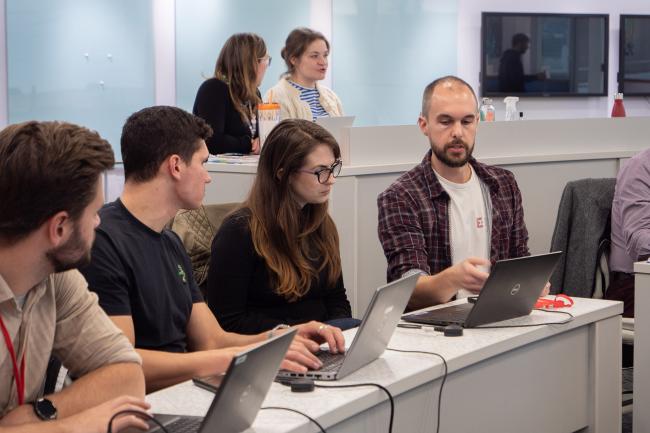 Dr Samuel Martin supporting participants in the training suite during our Nanopore Metagenomics course